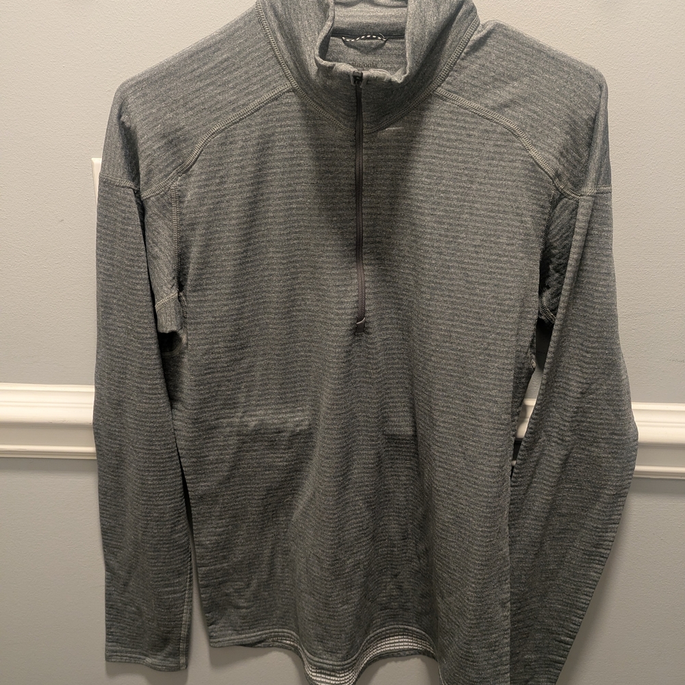 Patagonia Men's Gray Quarter-Zip Sweater - Medium